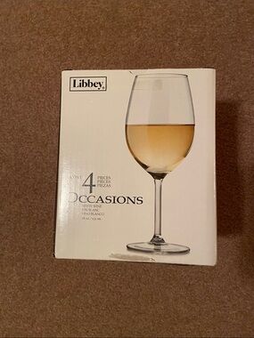 Libbey Clear White Wine Glasses with Gold-Toned Wine Accent (Set of 4)